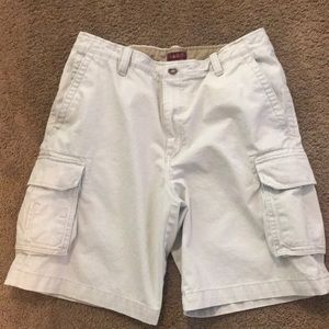 Izod cargo style khaki shorts